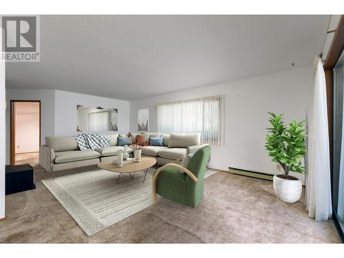 2110 Hoy Street Unit# 101, Kelowna, BC - Indoor Photo Showing Living Room