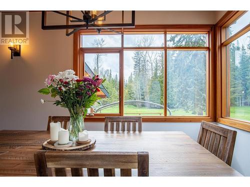 12474 Greystokes Road, Kelowna, BC - Indoor Photo Showing Dining Room