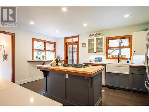 12474 Greystokes Road, Kelowna, BC - Indoor Photo Showing Kitchen