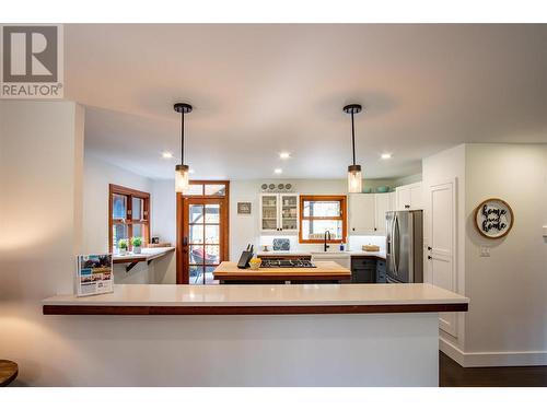 12474 Greystokes Road, Kelowna, BC - Indoor Photo Showing Kitchen