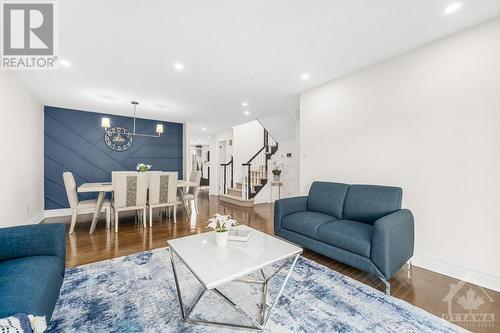 501 Lakeridge Drive, Ottawa, ON - Indoor Photo Showing Living Room