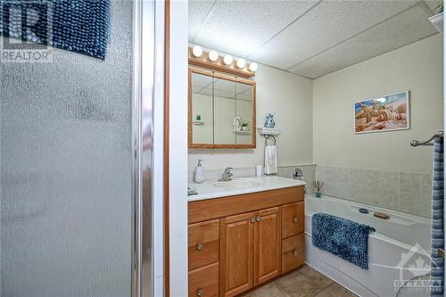 5790 Wood Duck Drive, Osgoode, ON - Indoor Photo Showing Bathroom