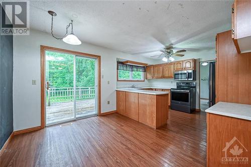 5790 Wood Duck Drive, Ottawa, ON - Indoor Photo Showing Kitchen With Double Sink