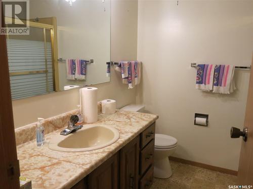 202 Boswell Street, Neudorf, SK - Indoor Photo Showing Bathroom