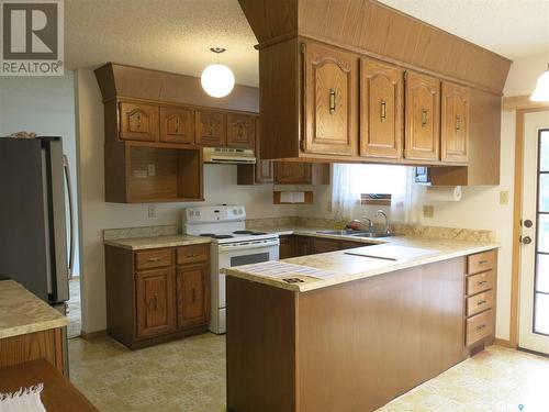 202 Boswell Street, Neudorf, SK - Indoor Photo Showing Kitchen