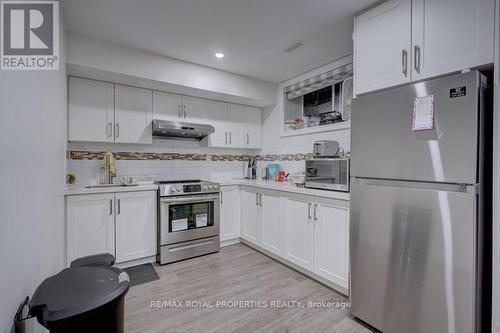 434 Pharmacy Avenue, Toronto (Clairlea-Birchmount), ON - Indoor Photo Showing Kitchen