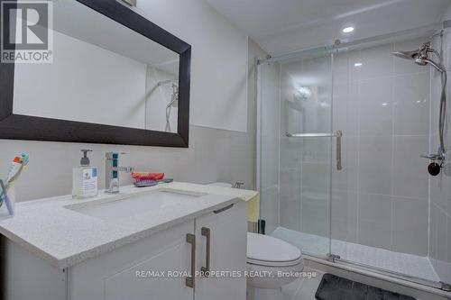 434 Pharmacy Avenue, Toronto (Clairlea-Birchmount), ON - Indoor Photo Showing Bathroom