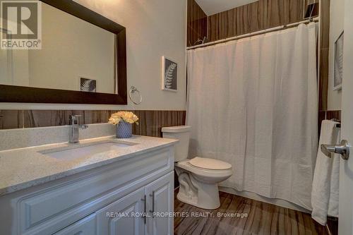 434 Pharmacy Avenue, Toronto (Clairlea-Birchmount), ON - Indoor Photo Showing Bathroom