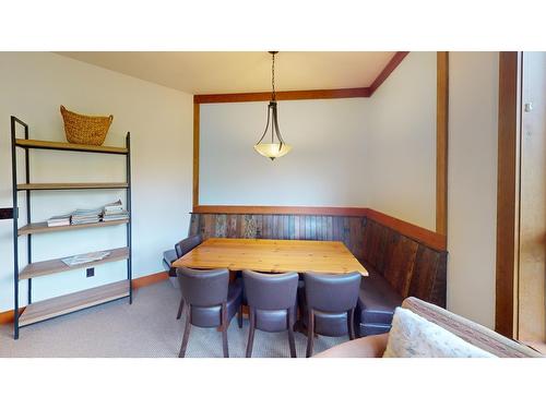 637 A & B - 4559 Timberline Crescent, Fernie, BC - Indoor Photo Showing Dining Room