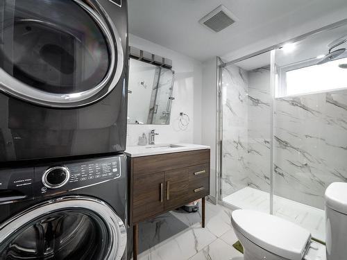 Salle de bains - 6716 Ch. Béland, Côte-Saint-Luc, QC - Indoor Photo Showing Laundry Room