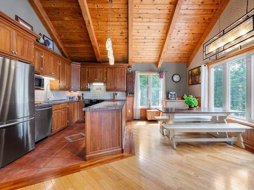 Kitchen - 5 Rue St-Jude, Lac-Brome, QC - Indoor Photo Showing Kitchen