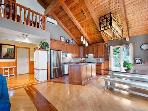 Kitchen - 5 Rue St-Jude, Lac-Brome, QC - Indoor Photo Showing Kitchen