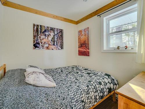 Bedroom - 95 Ch. Chisholm, Lac-Des-Seize-Îles, QC - Indoor Photo Showing Bedroom