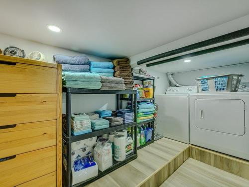 Laundry room - 95 Ch. Chisholm, Lac-Des-Seize-Îles, QC - Indoor Photo Showing Laundry Room