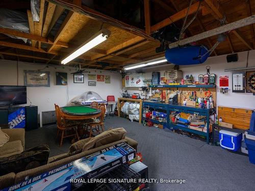 1039 Blairholm Ave, Mississauga, ON - Indoor Photo Showing Basement