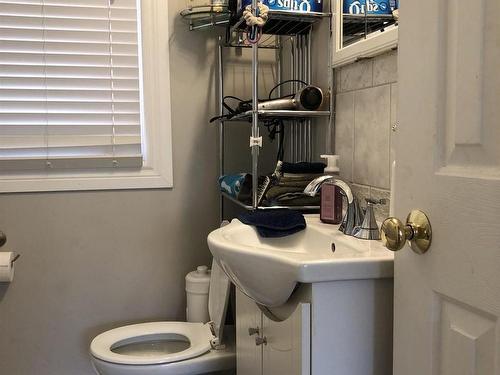 155 Prospect Avenue, Thunder Bay, ON - Indoor Photo Showing Bathroom