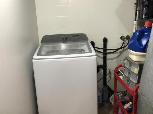 155 Prospect Avenue, Thunder Bay, ON - Indoor Photo Showing Laundry Room