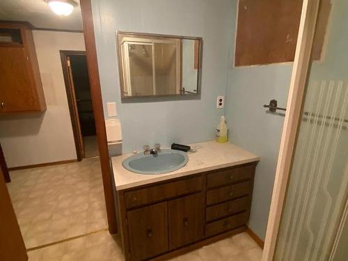 208 Quebec Street, Schreiber, ON - Indoor Photo Showing Bathroom