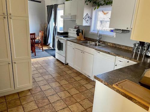 22 Stevens Avenue, Marathon, ON - Indoor Photo Showing Kitchen With Double Sink