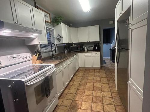 22 Stevens Avenue, Marathon, ON - Indoor Photo Showing Kitchen With Double Sink