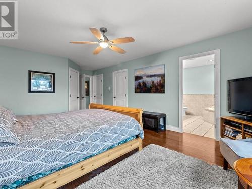 1491 Pine Cres, Kamloops, BC - Indoor Photo Showing Bedroom