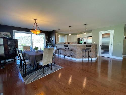 1491 Pine Cres, Kamloops, BC - Indoor Photo Showing Dining Room