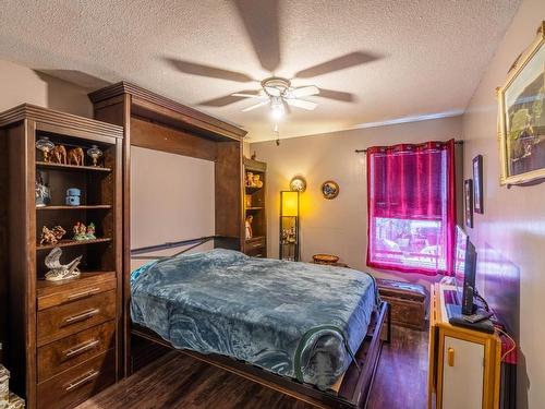 1833 Parkcrest Ave, Kamloops, BC - Indoor Photo Showing Bedroom