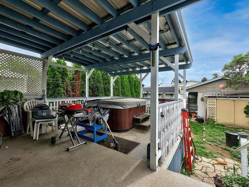 1833 Parkcrest Ave, Kamloops, BC - Outdoor With Deck Patio Veranda With Exterior