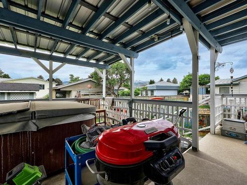 1833 Parkcrest Ave, Kamloops, BC - Outdoor With Deck Patio Veranda With Exterior