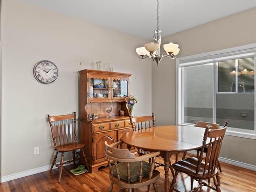 28-2365 Abbeyglen Way, Kamloops, BC - Indoor Photo Showing Dining Room