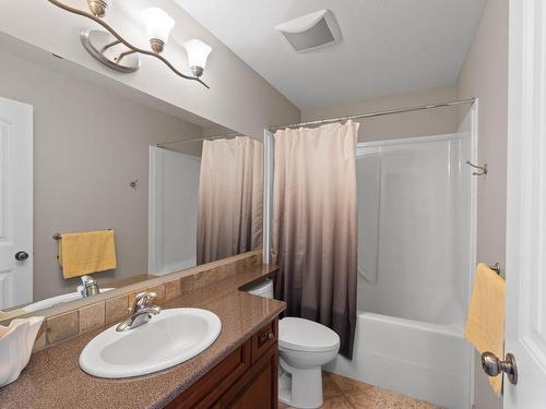 28-2365 Abbeyglen Way, Kamloops, BC - Indoor Photo Showing Bathroom