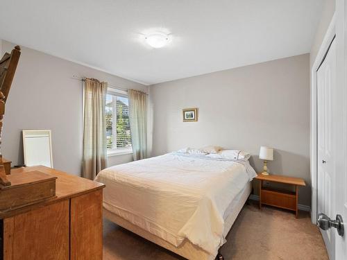 28-2365 Abbeyglen Way, Kamloops, BC - Indoor Photo Showing Bedroom