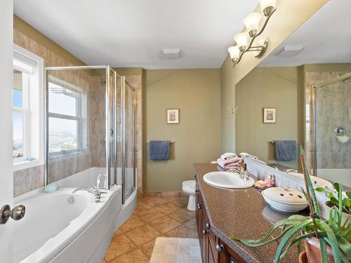 28-2365 Abbeyglen Way, Kamloops, BC - Indoor Photo Showing Bathroom