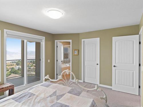 28-2365 Abbeyglen Way, Kamloops, BC - Indoor Photo Showing Bedroom