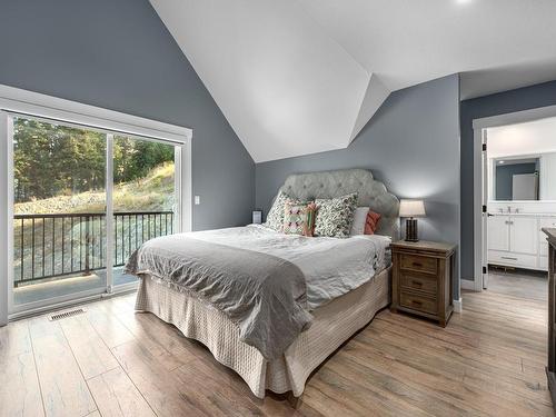 324 Orchard Lake Road, Kamloops, BC - Indoor Photo Showing Bedroom