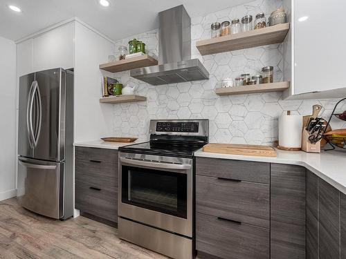 324 Orchard Lake Road, Kamloops, BC - Indoor Photo Showing Kitchen