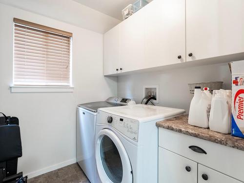 40-1760 Copperhead Drive, Kamloops, BC - Indoor Photo Showing Laundry Room