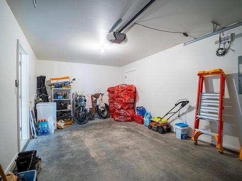 40-1760 Copperhead Drive, Kamloops, BC - Indoor Photo Showing Garage