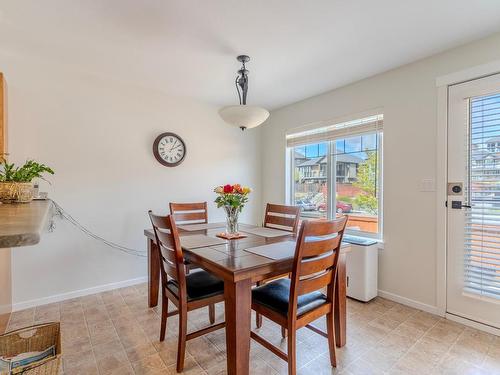 40-1760 Copperhead Drive, Kamloops, BC - Indoor Photo Showing Dining Room