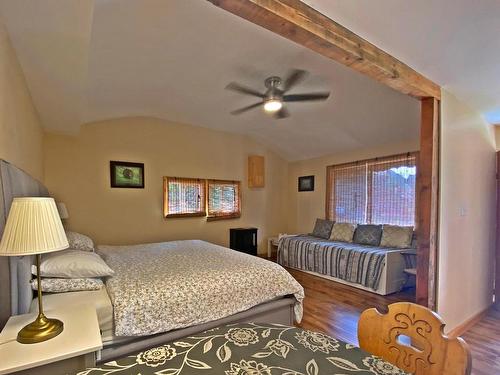 5944 Trout Creek Rd, Clearwater, BC - Indoor Photo Showing Bedroom