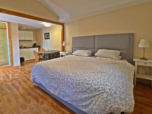 5944 Trout Creek Rd, Clearwater, BC - Indoor Photo Showing Bedroom