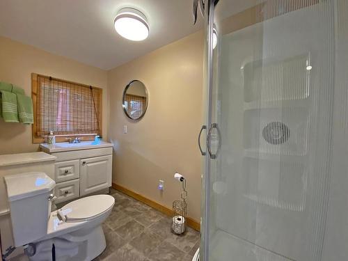 5944 Trout Creek Rd, Clearwater, BC - Indoor Photo Showing Bathroom