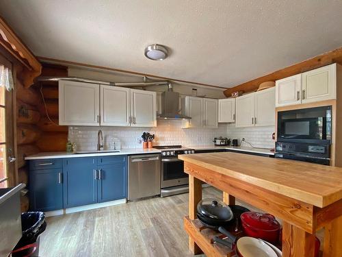 5944 Trout Creek Rd, Clearwater, BC - Indoor Photo Showing Kitchen