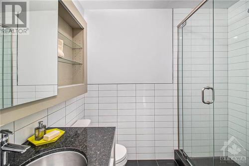 324 Laurier Avenue W Unit#709, Ottawa, ON - Indoor Photo Showing Bathroom