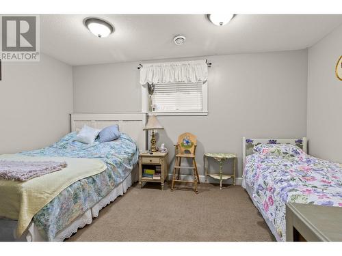 1035 Hume Avenue, Kelowna, BC - Indoor Photo Showing Bedroom