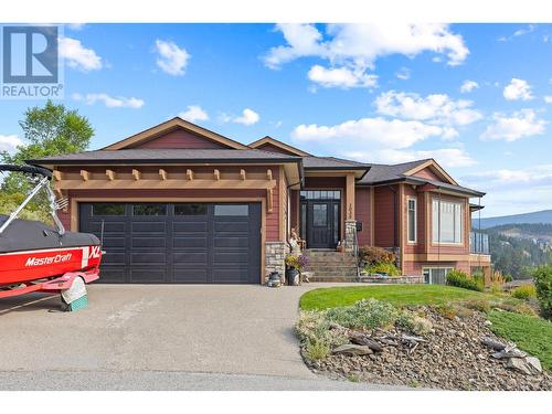 1035 Hume Avenue, Kelowna, BC - Outdoor With Facade