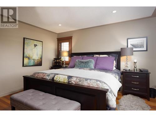 2053 Capistrano Drive, Kelowna, BC - Indoor Photo Showing Bedroom