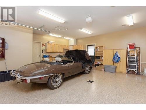 2053 Capistrano Drive, Kelowna, BC - Indoor Photo Showing Garage