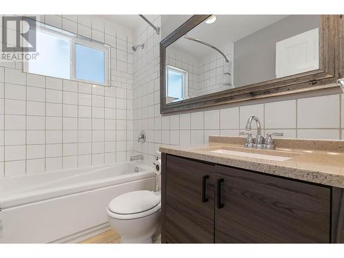 11287 Lodge Road, Lake Country, BC - Indoor Photo Showing Bathroom