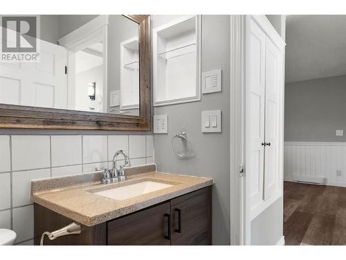 11287 Lodge Road, Lake Country, BC - Indoor Photo Showing Bathroom